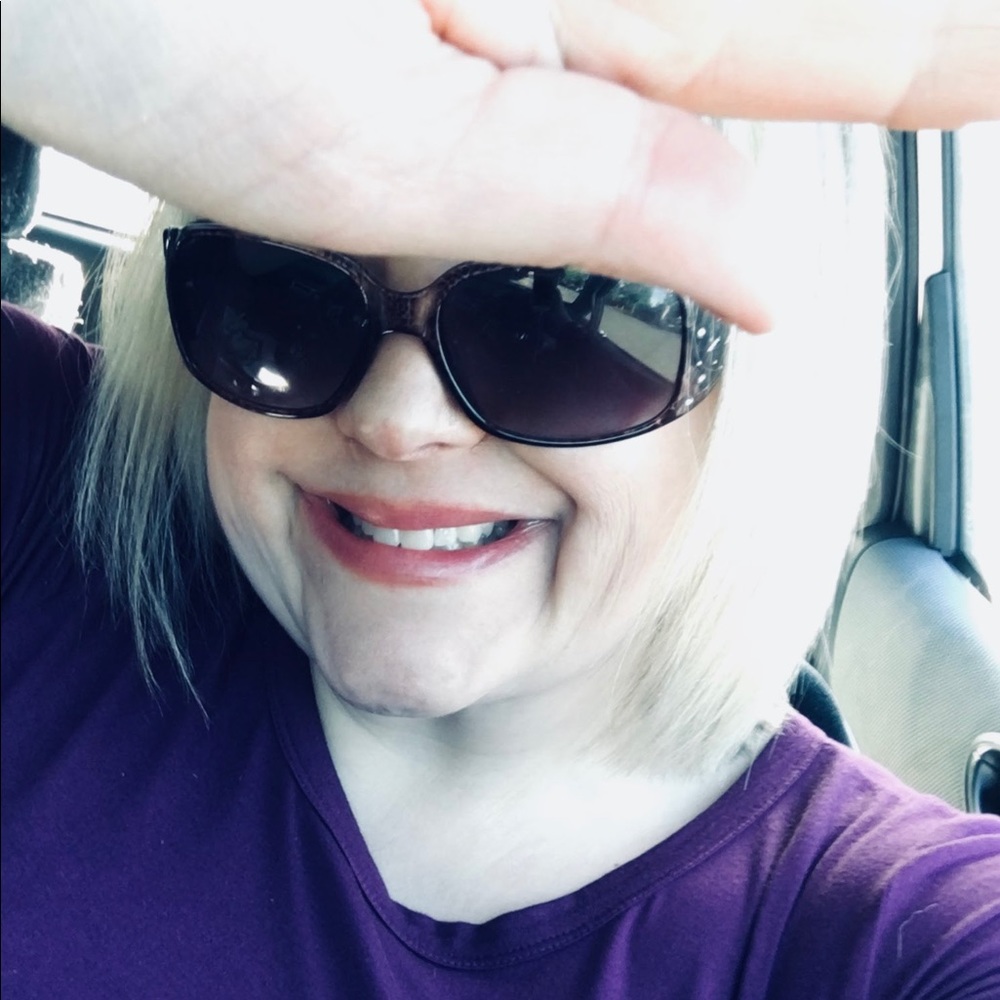 Meet your Posher, Deanna